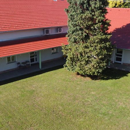 Kira Panzio Bed and Breakfast Lengyeltoti Εξωτερικό φωτογραφία