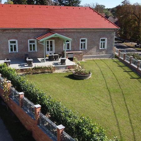 Kira Panzio Bed and Breakfast Lengyeltoti Εξωτερικό φωτογραφία